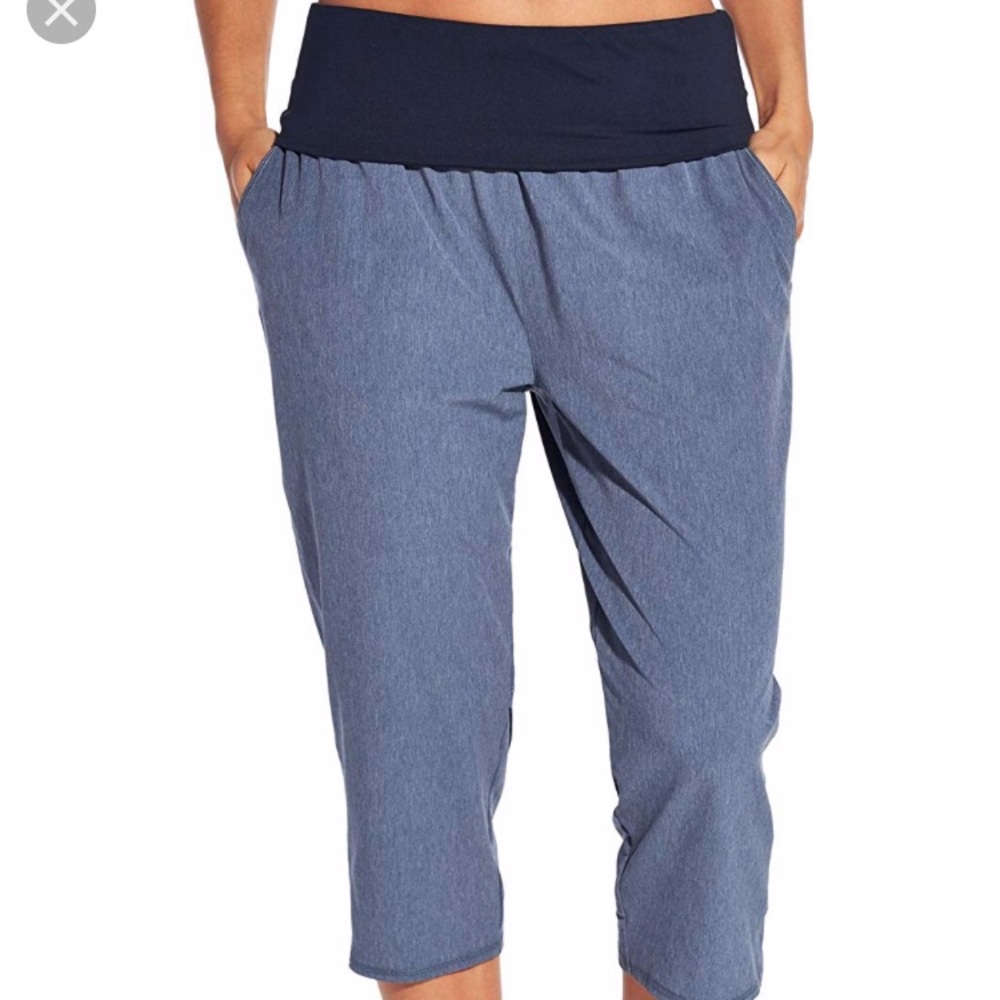 Calia by Carrie Underwood Fold-over Capri
